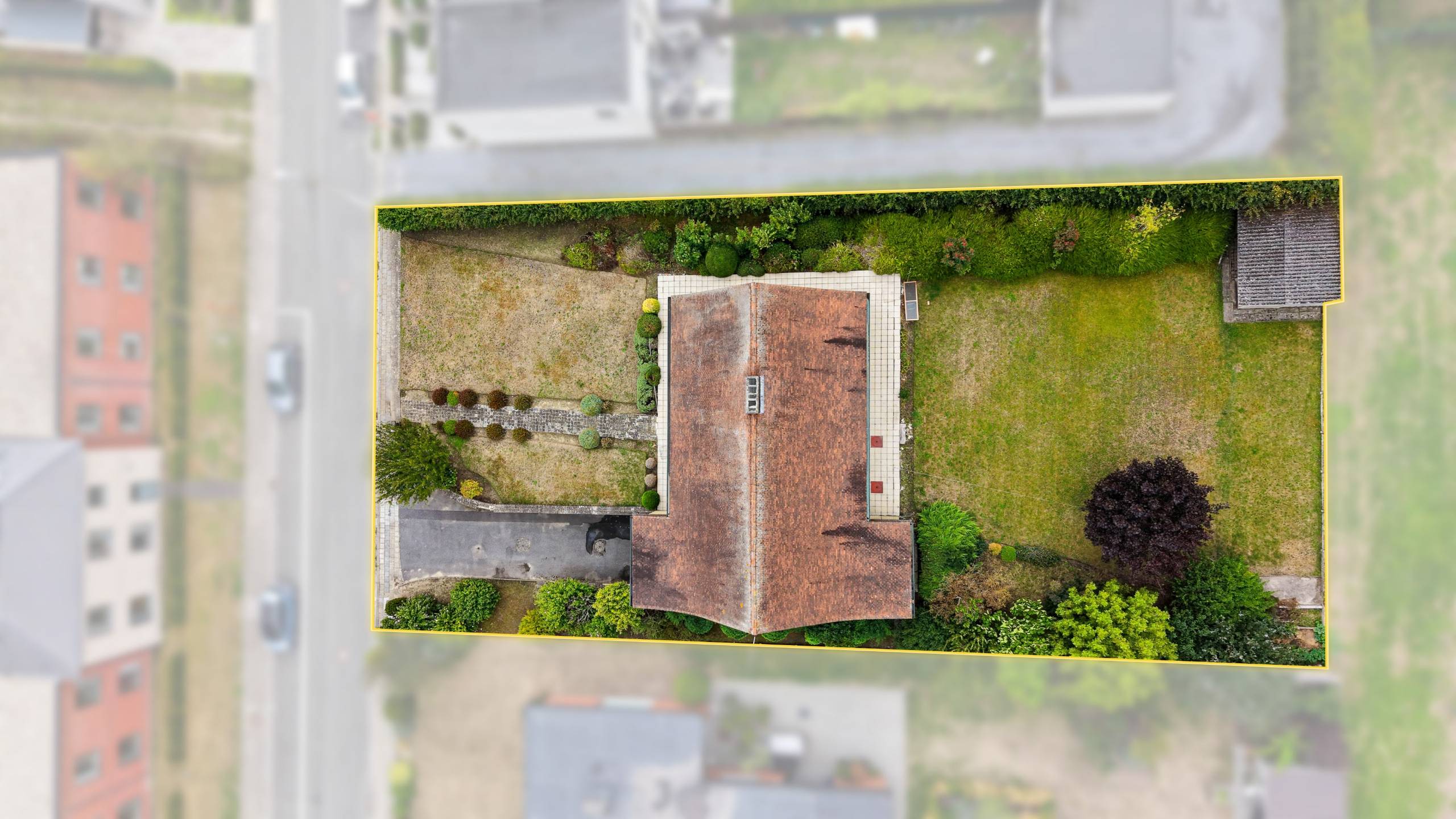 Ruime en volledig onderkelderde villa op een rustige ligging - foto 3