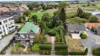 Bouwgrond op 1290 m², met landelijke verzichten in Ingooigem.<br /><br />Deze grond heeft altijd deel uitgemaakt van de woning in de Stijn Streuvelsstraat 11. Vandaag willen de eigenaars van deze woning de grond afzonderlijk verkopen.<br /><br />Deze grond is al bijna volledig aangelegd en heeft een magnifiek verzicht. Al heeft het groen van de tuin al veel van zijn zichten afgenomen. Mits snoeiwerk komt deze snel terug naar boven.<br /><br />Gezien de grond deel uitmaakt van een ander perceel starten we nu de verkavelingsvergunning op. Neem gerust contact met ons op voor de voorwaarden te bekijken.