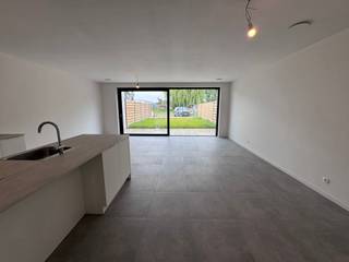 Dit gezellige 1 slaapkamer appartement heeft alles in huis voor comfortabel wonen. De ruime en lichtrijke living zorgt meteen voor een aangename...