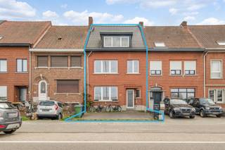 Bienvenue dans cette spacieuse maison familiale à Aarschot avec une excellente disposition et des équipements modernes. Cette propriété offre...