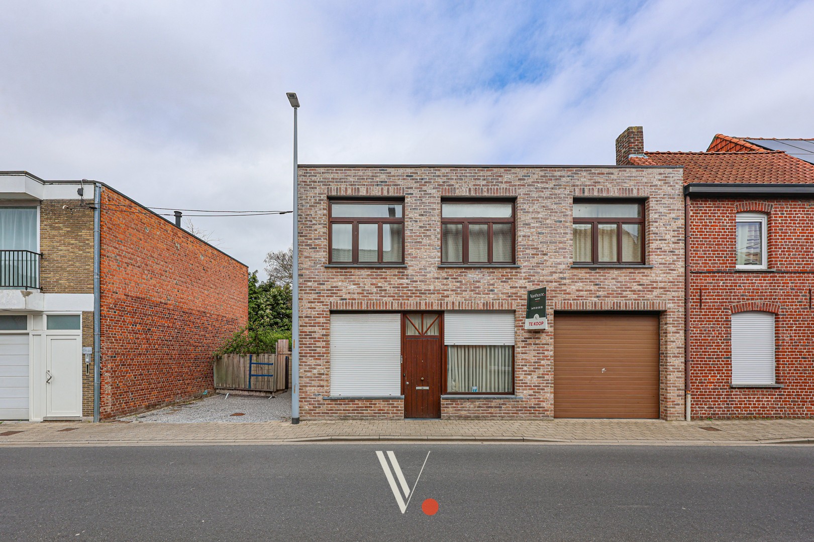 Halfopen woning met tuin en ruime garage - foto 3