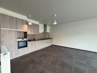 Dit appartement met 1 slaapkamer, is gelegen in een recent project. De residentie vormt een overgang tussen de dorpskern, recreatiedomeinen...