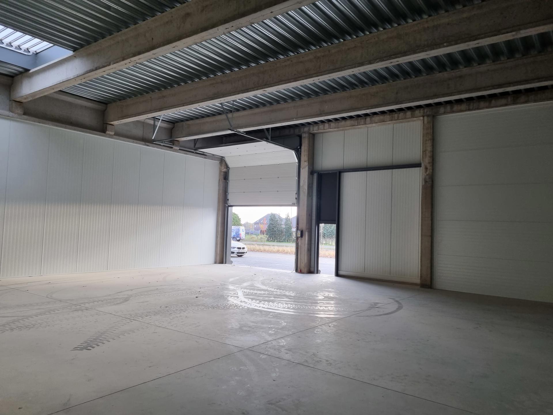 Te huur: KMO-unit van 235m² - foto 3