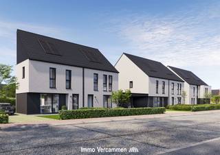 <p><span>In </span><span>Project Pirouet</span><span> woon je ruim, licht en toekomstgericht. Deze zes gezinswoningen zijn ontworpen voor wie graag ruim woont, zonder in te boeten aan gezelligheid en huiselijkheid.</span></p><p><span>Elke woning beschikt over een open leefruimte met grote raampartijen, ruime slaapkamers en een mooi budget voor keuken en sanitair. Kwalitatieve vloeren, een private tuin met sfeervol terras en een inpandige garage of carport zorgen voor dagelijks comfort. Uniek is de </span><span>volwaardige zolderverdieping met vaste trap</span><span>, die je volledig naar eigen wens kan invullen: extra slaapkamer, bureau, speelkamer of hobbyruimte.</span></p><p><span>De woningen zijn volledig </span><span>future-proof</span><span> uitgerust met warmtepompen, zonnepanelen, vloerverwarming, regenwaterrecuperatie en doorgedreven isolatie. Het lage E-peil garandeert niet alleen een aangenaam binnenklimaat, maar ook lage energiekosten en een minimale ecologische impact.</span></p><p><span>Dankzij persoonlijke klantenbegeleiding geniet je van </span><span>volledige ontzorging</span><span>: van toonzalen en materiaalkeuzes tot kleuradvies en inrichting, steeds afgestemd op jouw stijl en budget.</span></p><p><span>Extra voordeel:</span><span> deze woningen komen in aanmerking voor </span><span>6% btw</span><span> (onder de wettelijke voorwaarden). Duurzaam wonen én slim investeren gaan hier hand in hand.</span></p><p><span> </span></p>