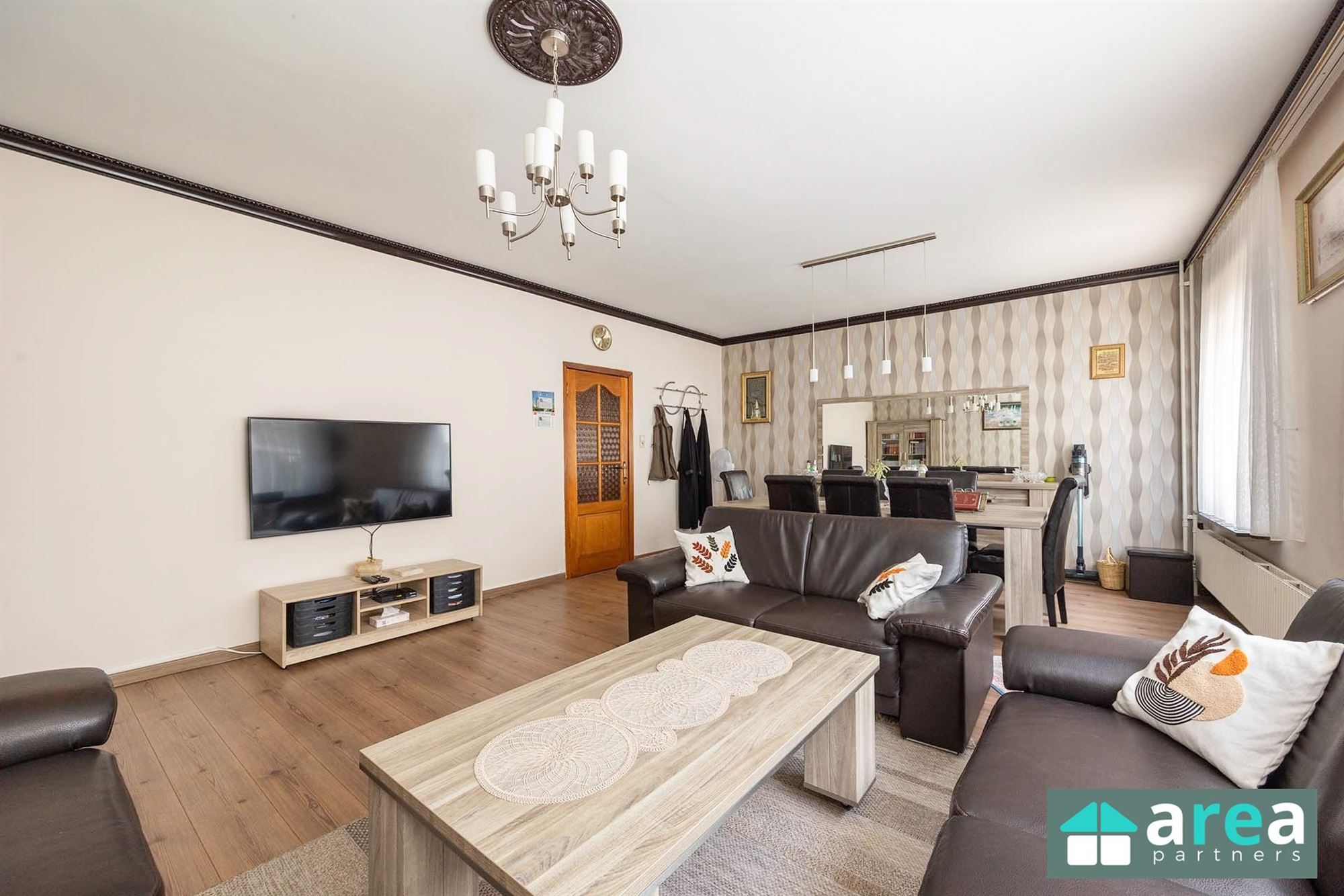 Woning opgedeeld in 3 entiteiten vlakbij Park spoor Noord te koop! - foto 4