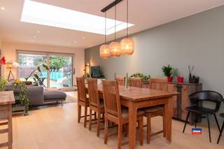 HOBOKEN | MAISON RÉNOVÉE DANS UN EMPLACEMENT DE PREMIER CHOIX AVEC QUATRE CHAMBRES À COUCHER| EPC B| La maison se compose comme suit : hall d'entrée...