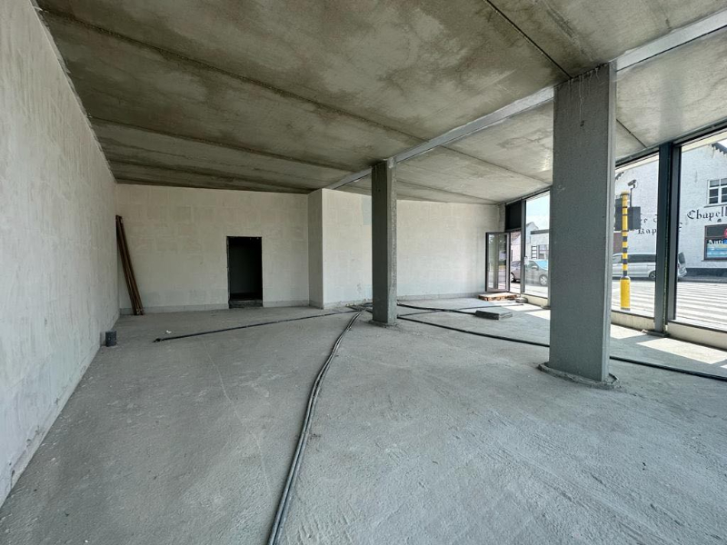 Commercieel handelspand te huur op toplocatie aan station Ingelmunster - photo 4