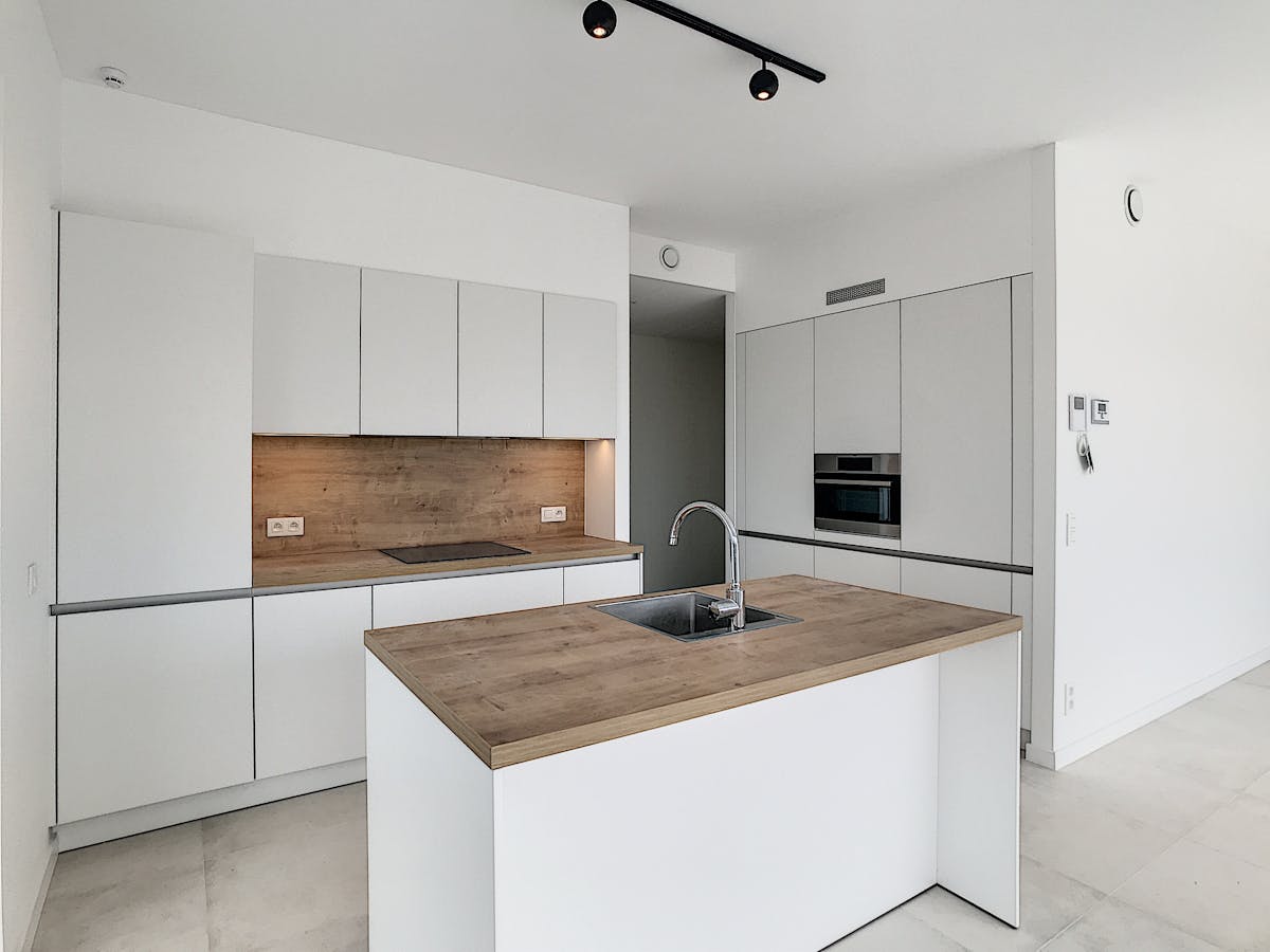 Appartement récent avec 2 chambres et 2 terrasses à Poperinge - photo 4