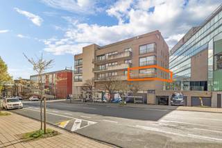 Voor meer info of een bezoek, bel 053 59 49 34 - Op een gunstige locatie te Oudergem, bevindt zich dit instapklare appartement met bouwjaar 2011 op...