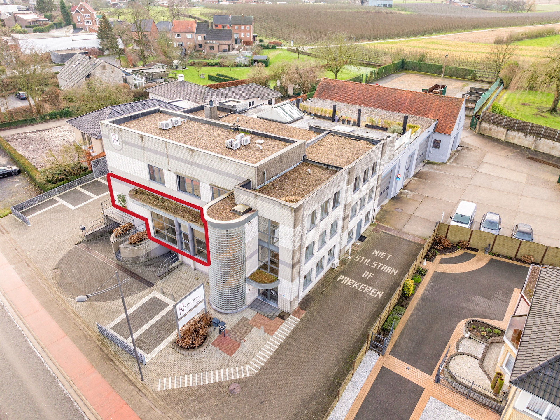 GUNSTIG GELEGEN PRAKTIJKRUIMTE TE BILZEN. - foto 3