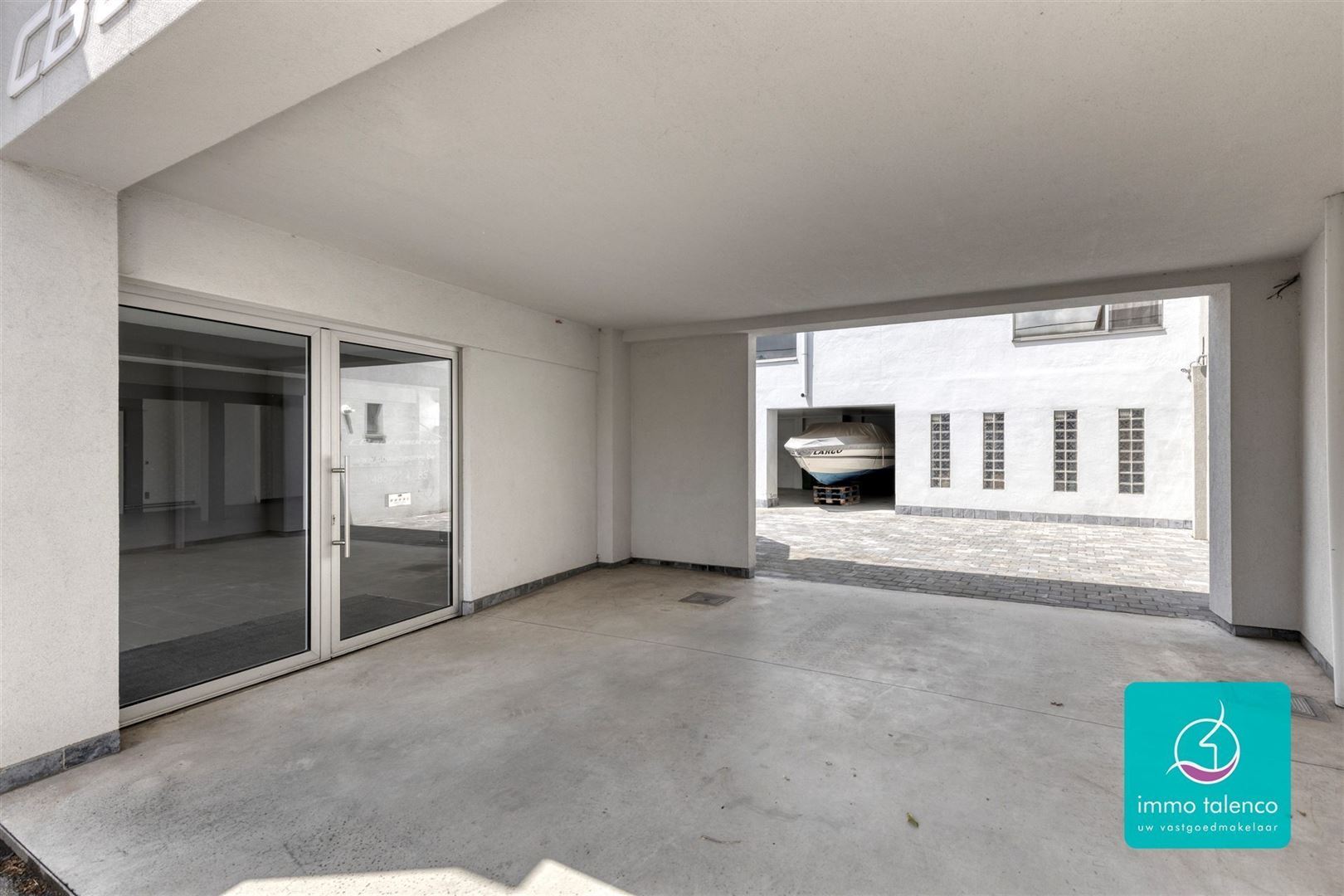 Showroom / loods / kantoorruimte / winkel op 6 a 15 ca - 565 m² - foto 5