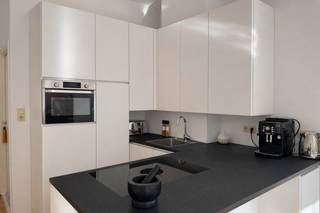 LICHTRIJK APPARTEMENT VAN 55M² MET UNIEK ZICHT OP HET KMSKA – TOPLIGGING IN ANTWERPEN-ZUID EPC 252 KWH/M² (LABEL C)SCHRIJF JE IN VOOR HET...