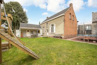 Welkom in deze charmante familiewoning in het groene Wiekevorst! Dit prachtige huis ademt authenticiteit en sfeer. De woning biedt een genereuze...