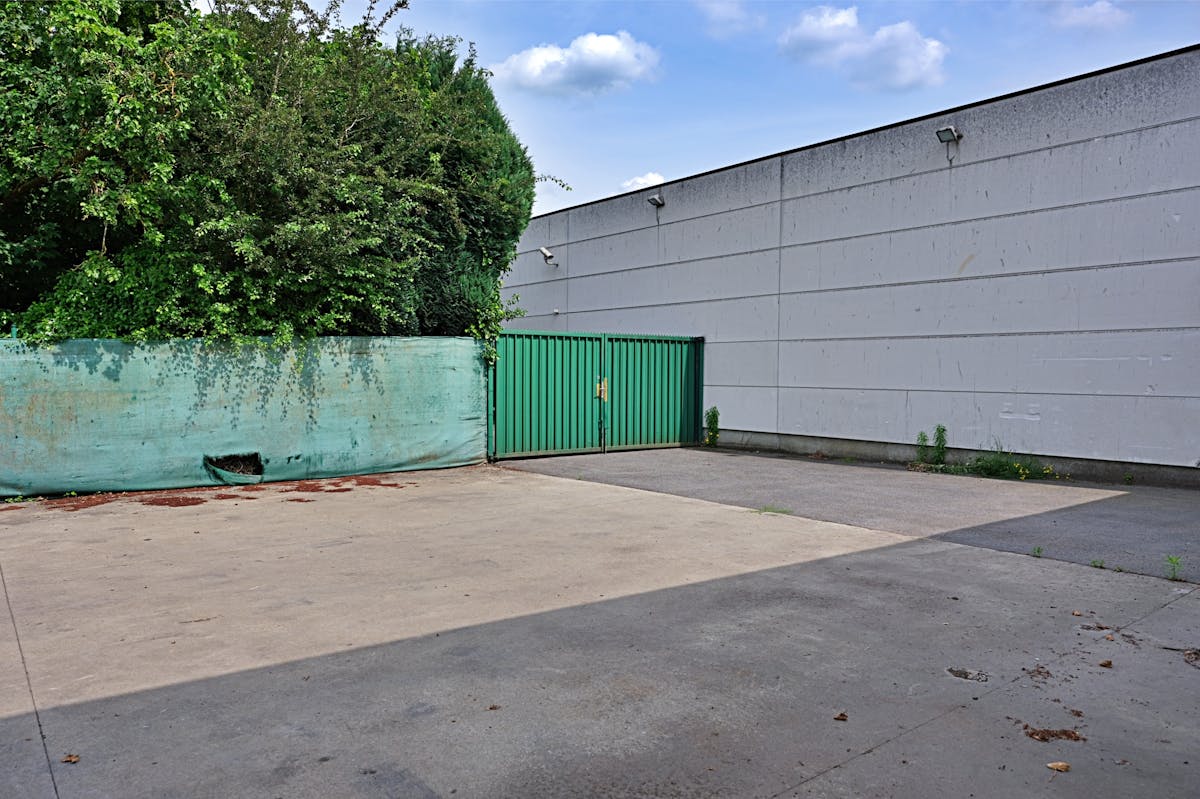 Warehouse with office (approx. 600 m²) for rent in Aalter - photo 5