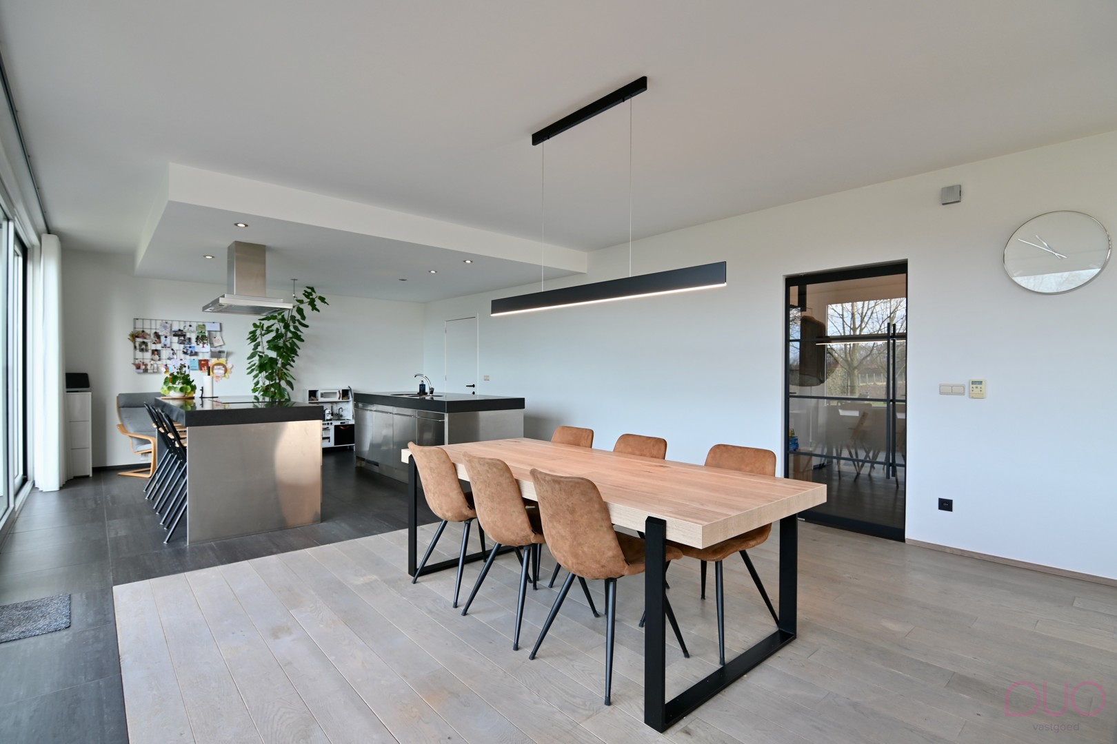 Ontdek ongeëvenaarde luxe en ruimte in deze prachtige villa in het rustige Herk-de-Stad. - foto 4