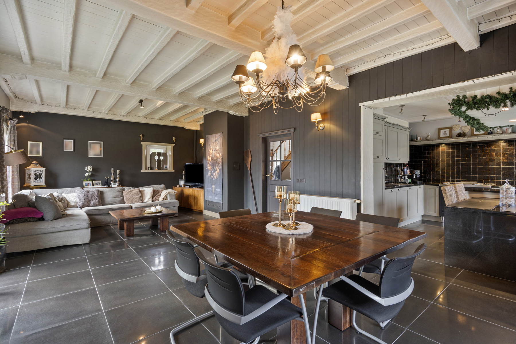 Villa met 4slpk, 2 badkamers en loods van 200 m² - foto 3