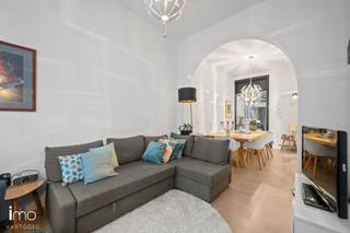 Deze instapklare stadswoning, volledig gerenoveerd tussen 2019 en 2020, is gelegen in het centrum van Lier. De woning beschikt over drie...