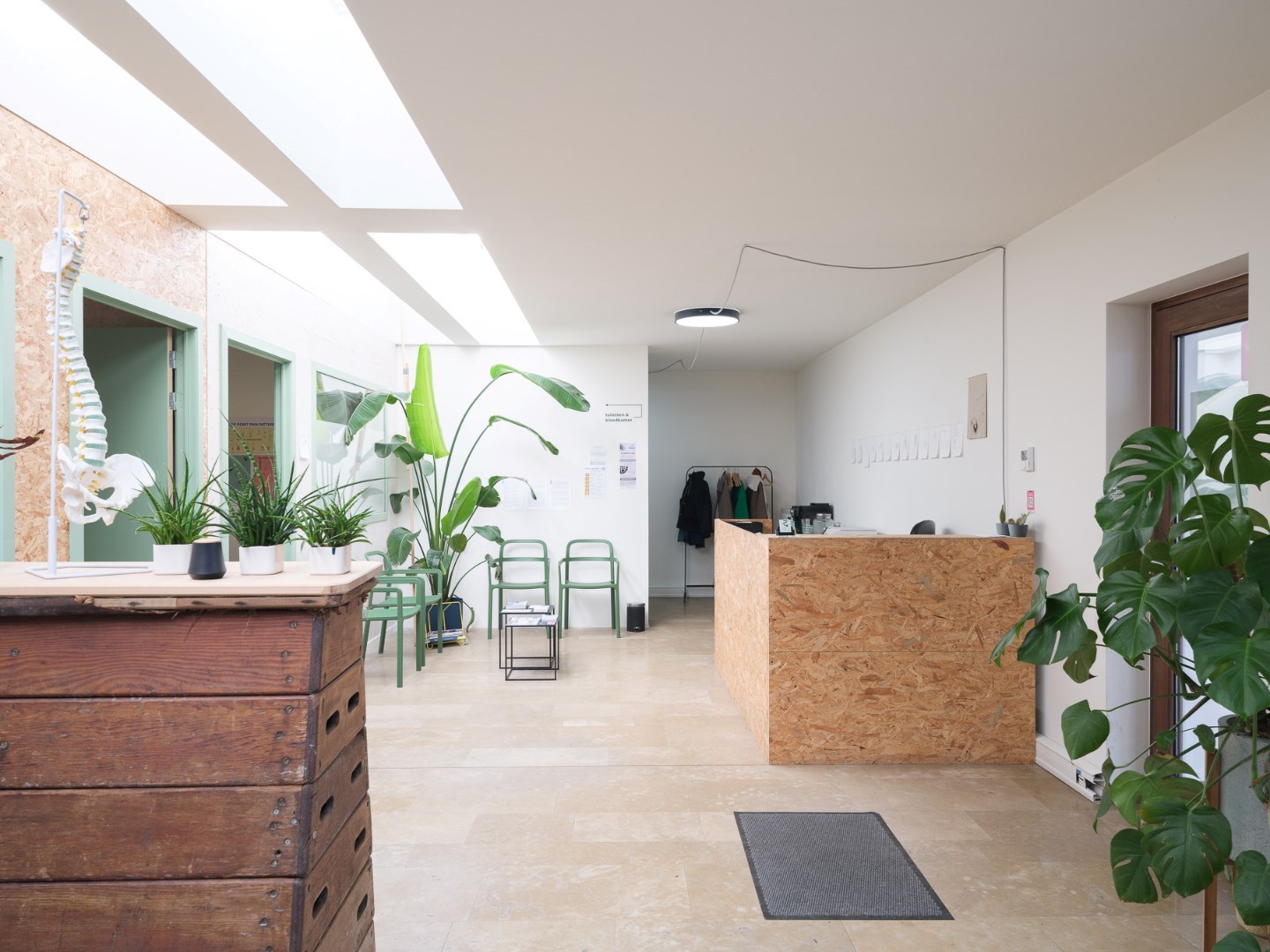 Spacious commercial office/ practice space along the Coupure from 1997 with 205 m² of usable area. - photo 5