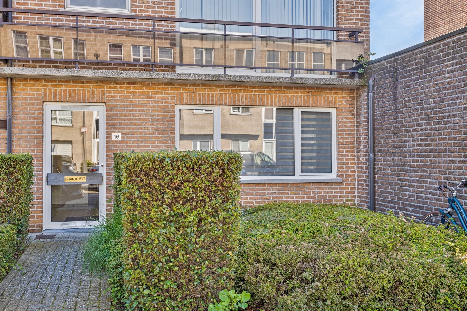 Gelijkvloers appartement met grote tuin - foto 1