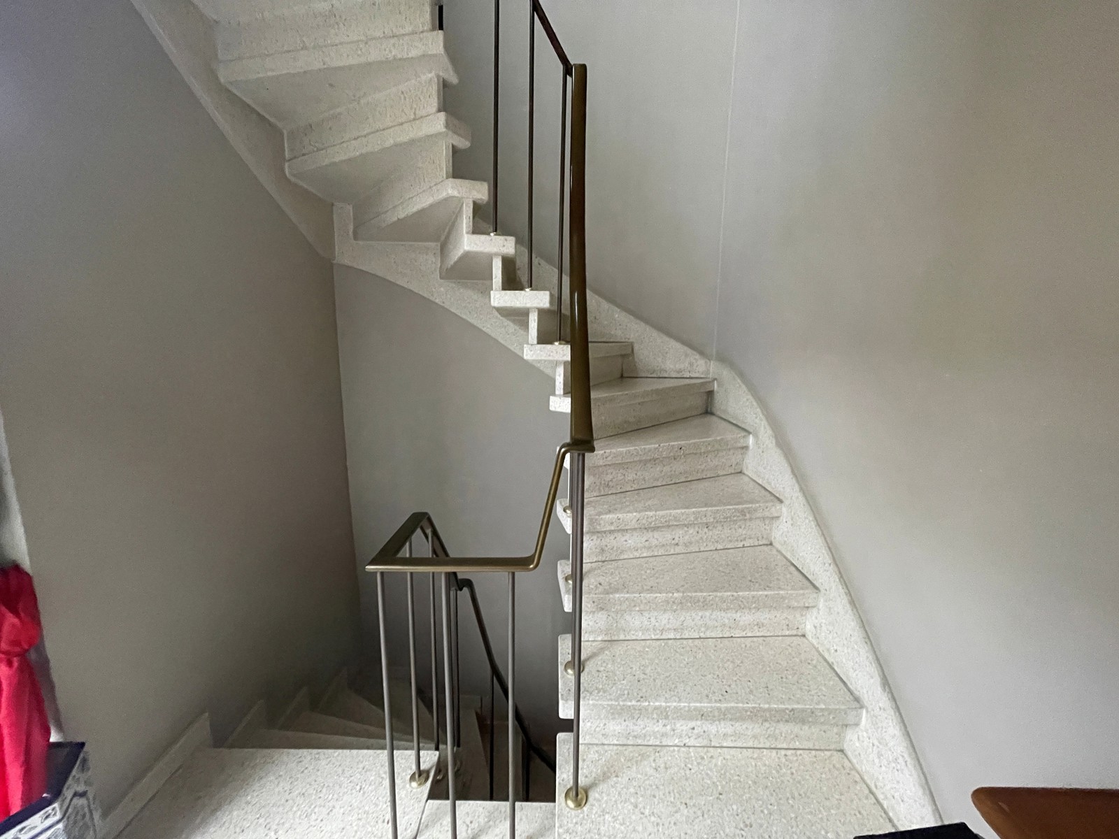 Vergund opbrengsteigendom met drie appartementen - foto 5