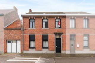 Te koop: karaktervolle woning in het centrum van Beveren, op wandelafstand van scholen en openbaar vervoer.Deze woning uit 1930 combineert ruimte met...