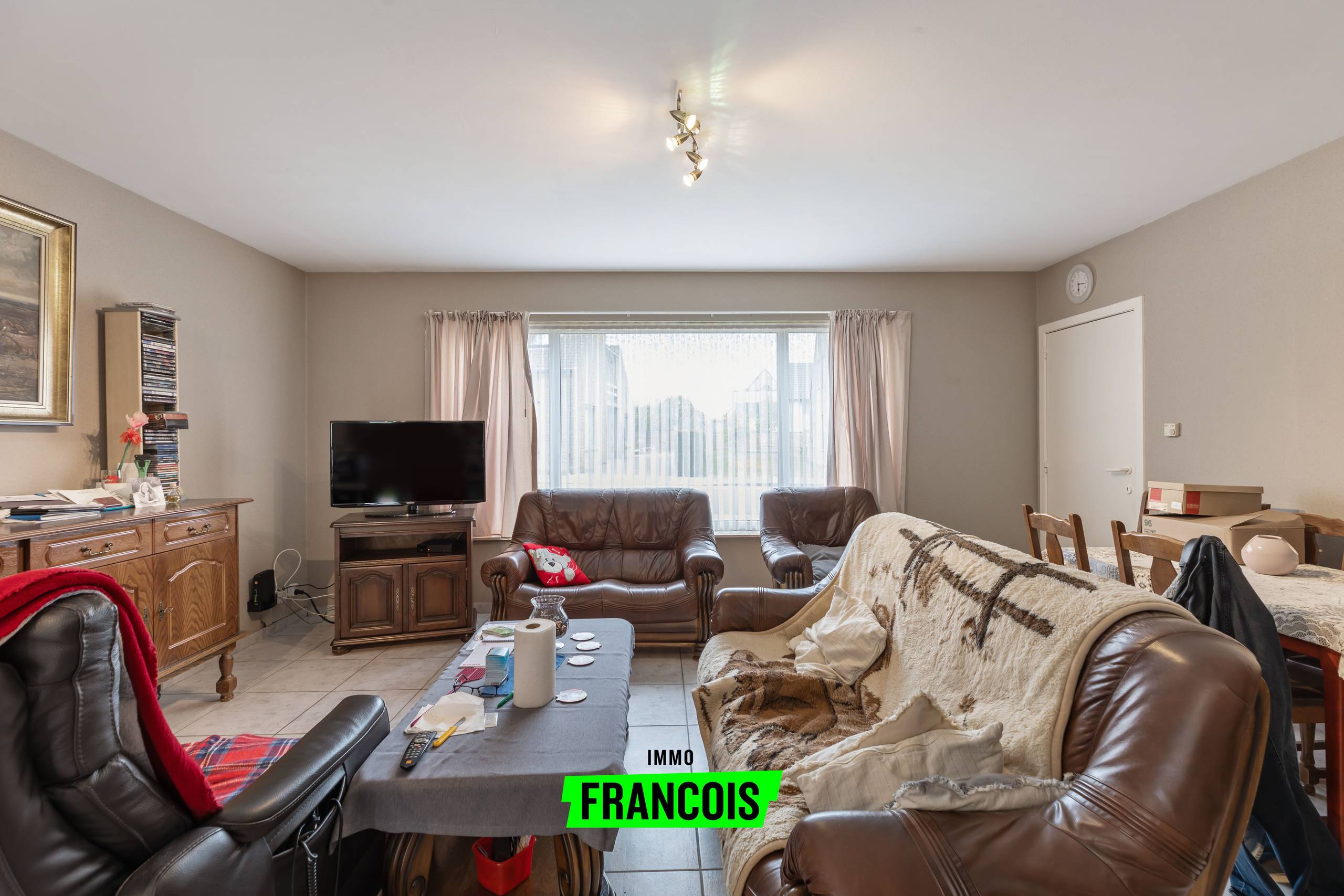 Opbrengsteigendom met twee ruime appartementen, tuin, garages en staanplaatsen te koop in Beernem - foto 5