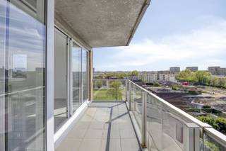Appartement avec un espace de vie spacieux et une vue sur l'Escaut à vendre sur le green Linkeroever ! L'appartement est très bien entretenu...