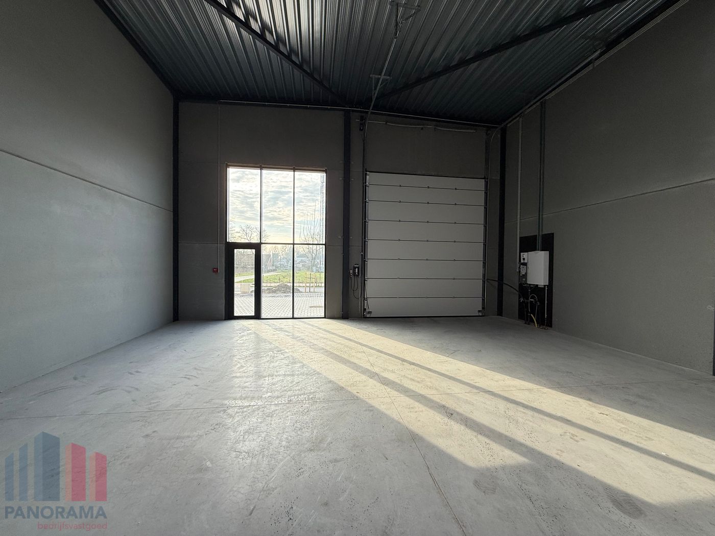 276 m² nieuwbouw KMO-unit/showroom met grote glaspartijen - photo 4