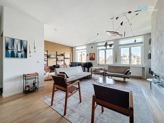 Tel : 0456 12 69 37 / E-mail : kilian.f@weinvest.beWe Invest biedt u exclusief dit prachtige 198 m² halfgemeubileerde duplexappartement aan, gelegen...