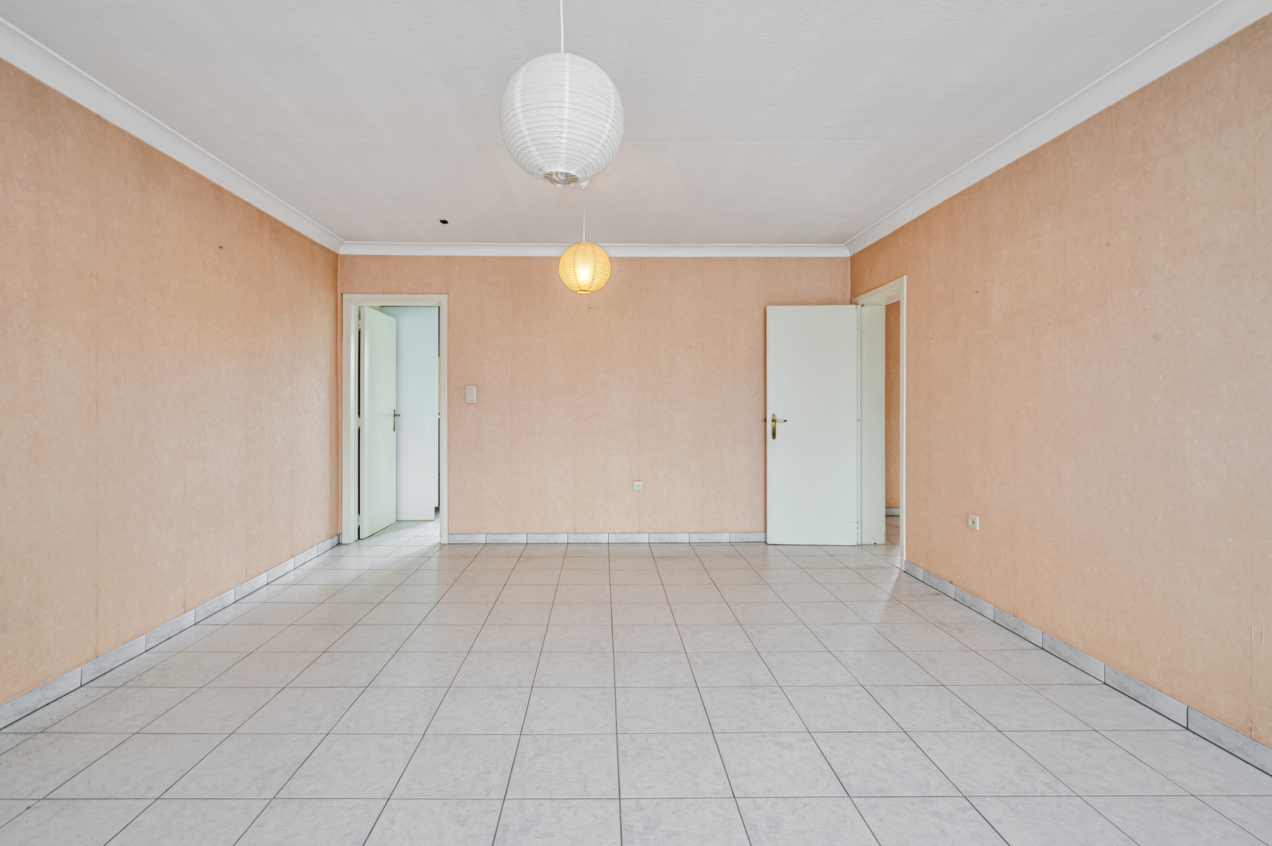 Op te frissen appartement met 2 slaapkamers en terras - foto 4