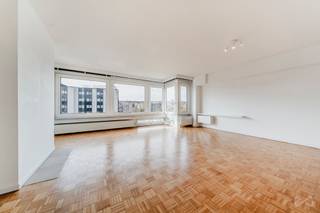 📍 Annonce complète avec photos et vidéos via le lien suivant :We Invest Liège et Sébastien vous proposent cet appartement à louer, bénéficiant d’un...