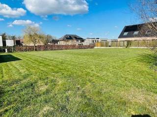 Waardamme,in het centrum van de gemeenteStuk BOUWGROND voor open bebouwing van 1342 m²Residentiële woning , woonfunctie is de hoofdfunctie, kantoor...