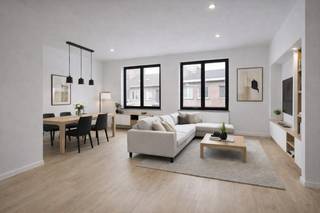 In het centrum van Belzele bieden wij dit volledig gerenoveerde duplex appartement te koop aan, gelegen in een kleinschalige residentie met...