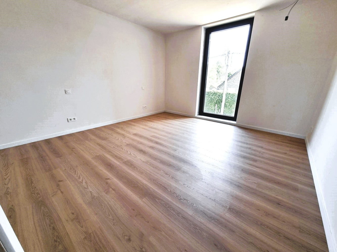 Prachtig, volledig afgewerkte nieuwbouw woning. Rustige ligging. - foto 5