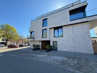 Located in Residence Winnikveld, this underground parking space offers a practical and secure parking solution in the centre of Denderwindeke...