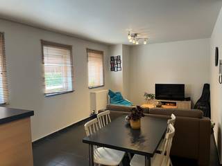 🏡 Instapklaar 1-slaapkamer appartement/studio nabij centrum Mol en op wandelafstand van het station.De leefruimte bestaat uit een ruime living in...