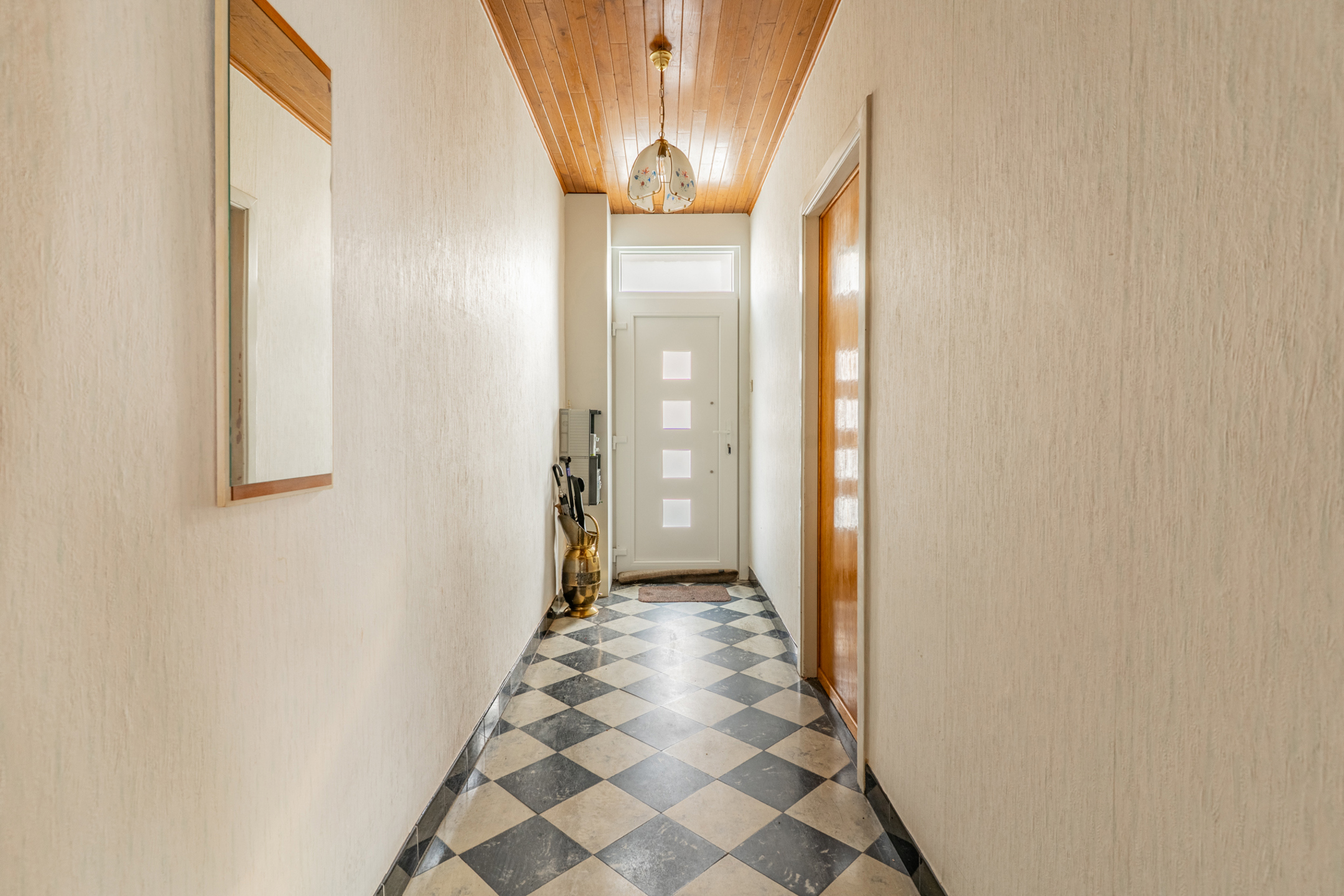 Op te frissen woning met 2 slpk en mooie tuin te Turnhout - foto 5