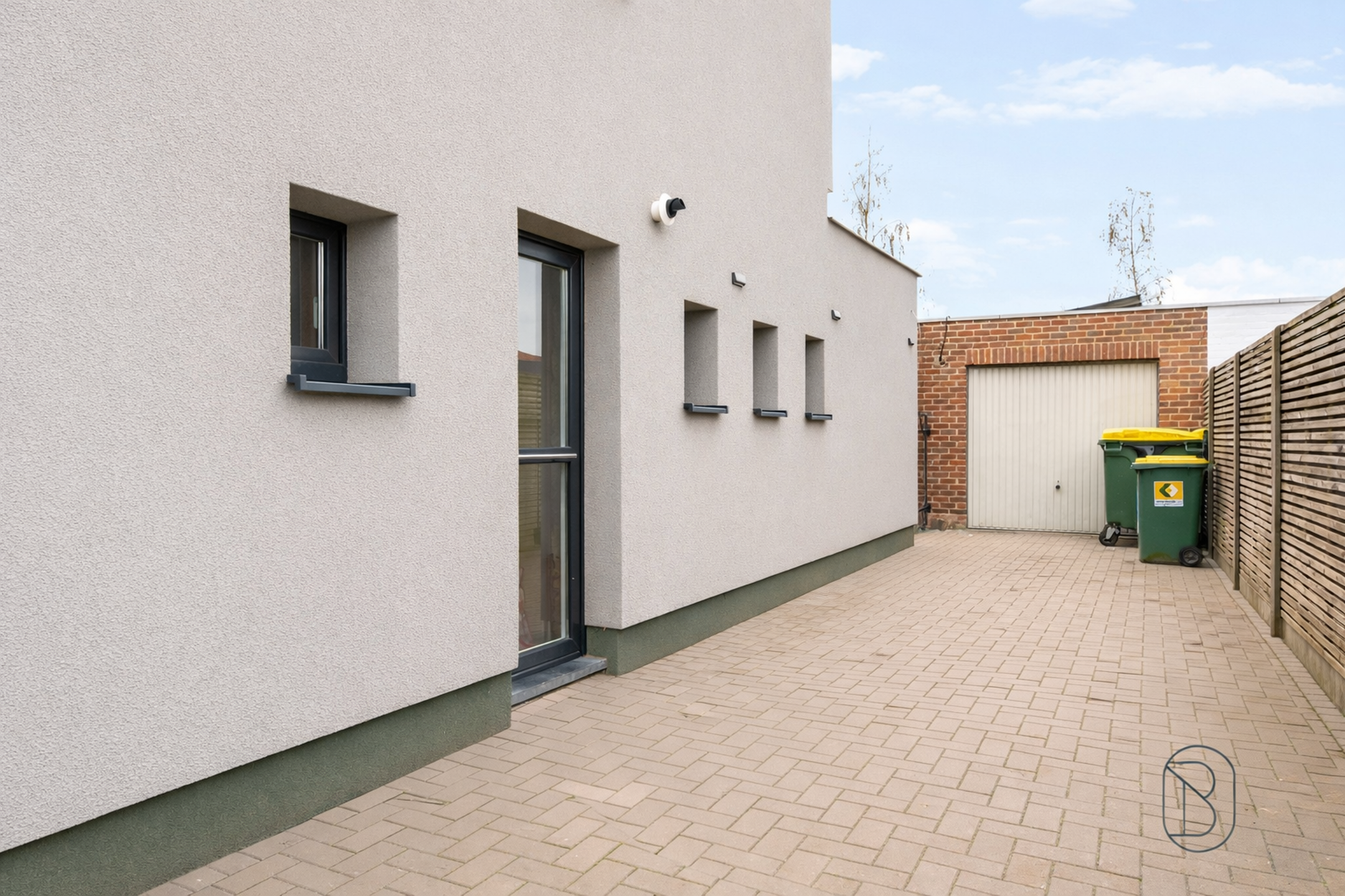 Halfopen woning met garage en tuin in Harelbeke - foto 2