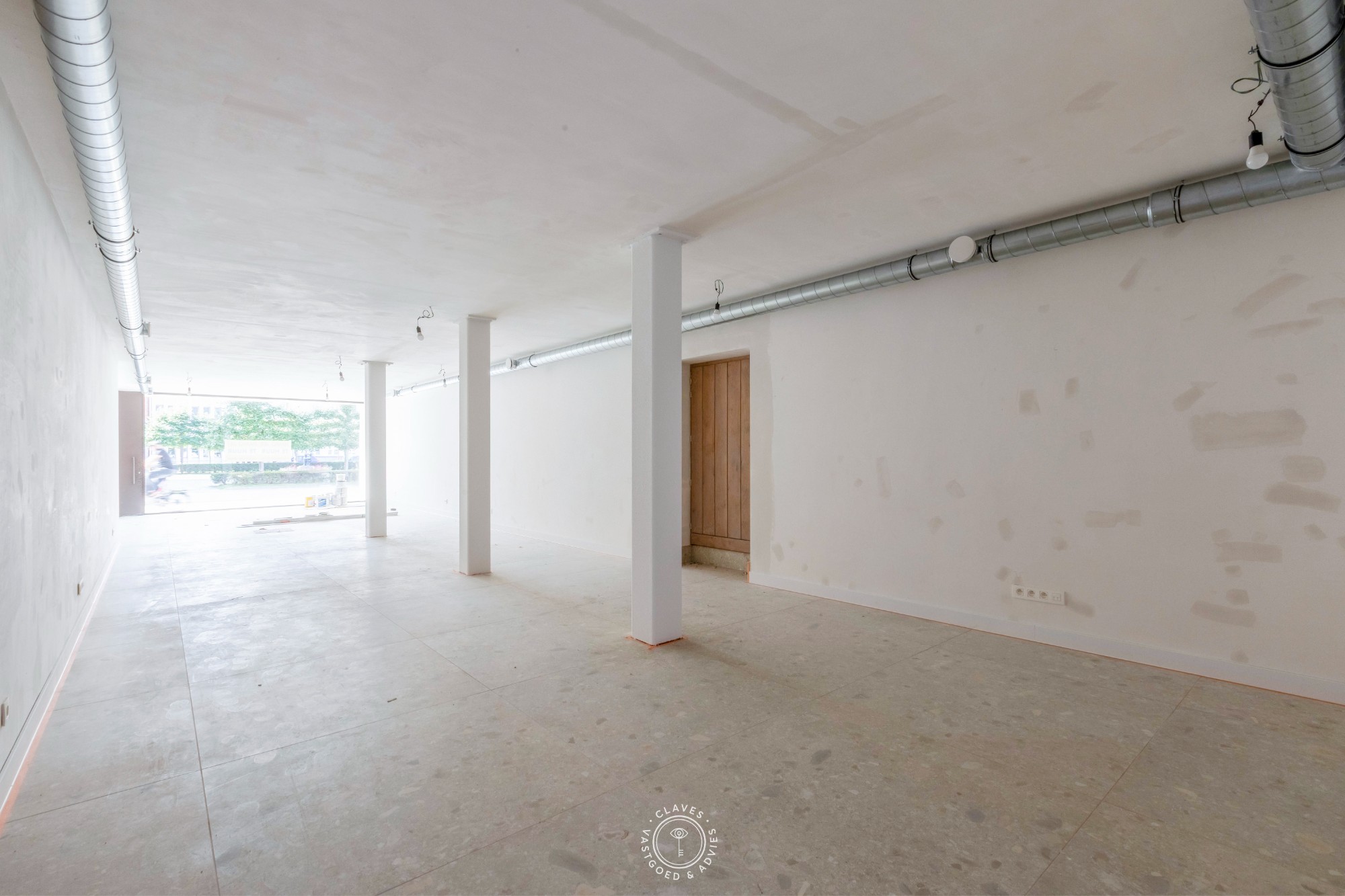 Commercial à louer à Saint-Nicolas - photo 1