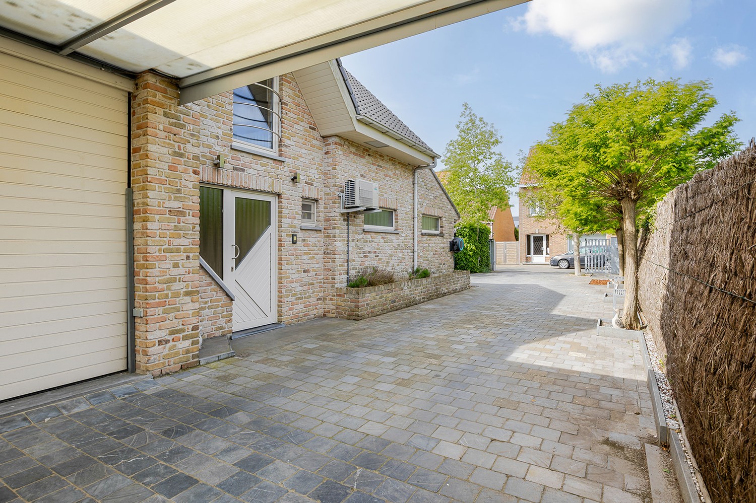 Alleenstaande villa op een mooie locatie, 800 m², met grote garage/atelier - foto 5