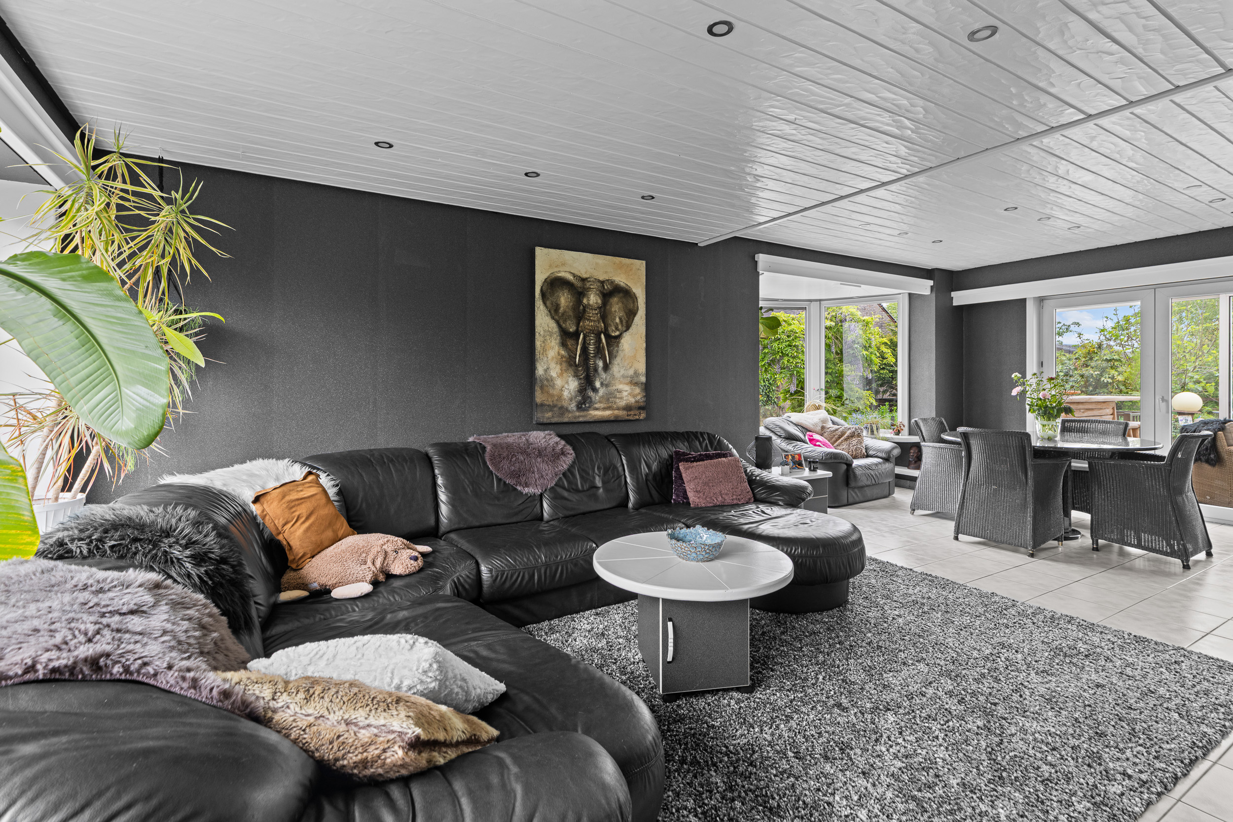 Charmante villa met ruimte op 2.345 m² perceel - foto 2