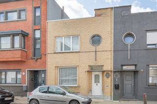 Goed onderhouden woning met onderhoudsvriendelijke tuin en garage. De woning kent een uitstekende ligging, nabij invalswegen en op wandelafstand...
