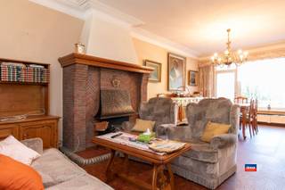 HOBOKEN | A RENOVER BEL-ETAGE AVEC 1 CHAMBRE, GRAND GARAGE ET JARDIN SUR UN TERRAIN DE 180m² | EPC ... |Situé dans un quartier résidentiel calme, il...