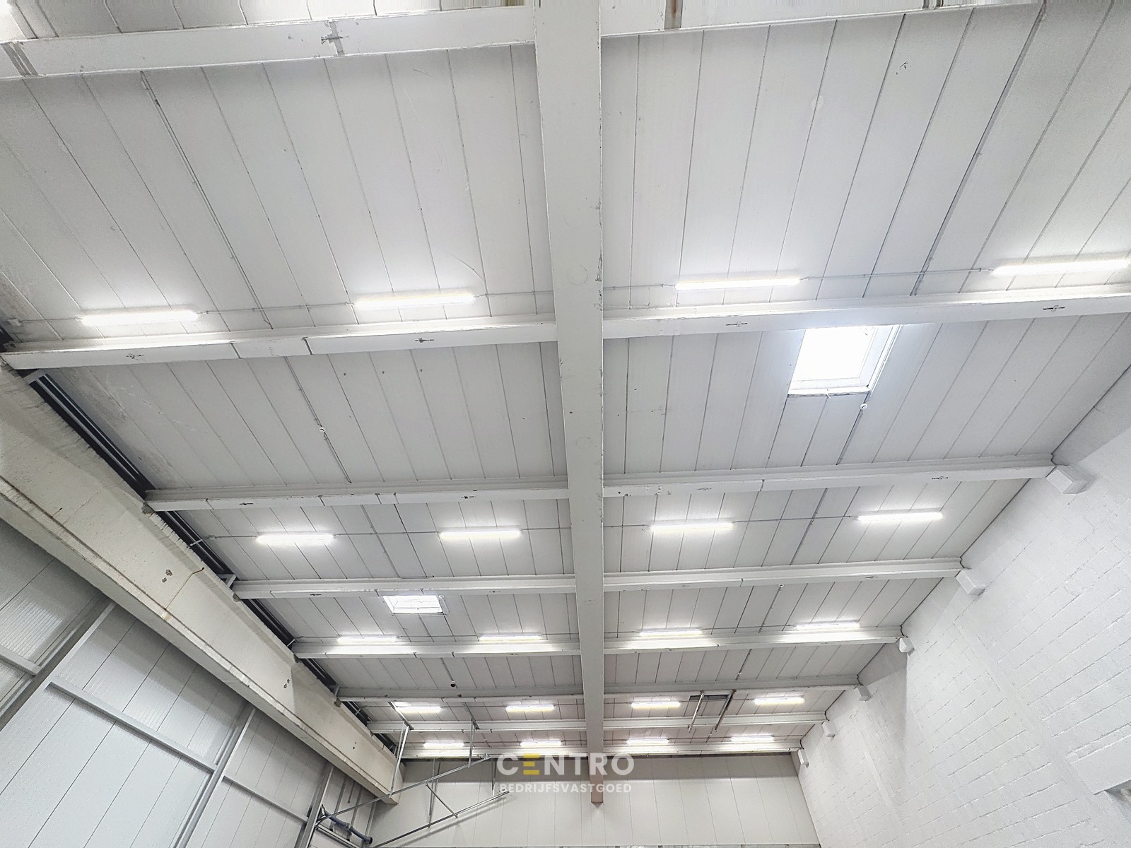 NB KMO-UNIT (410.82m²) te koop met 4 private parkeerplaatsen voor de deur, elektrische sectionaalpoort en sanitair blok op industriezone "Herdersbrug" te 8000 Brugge - photo 5