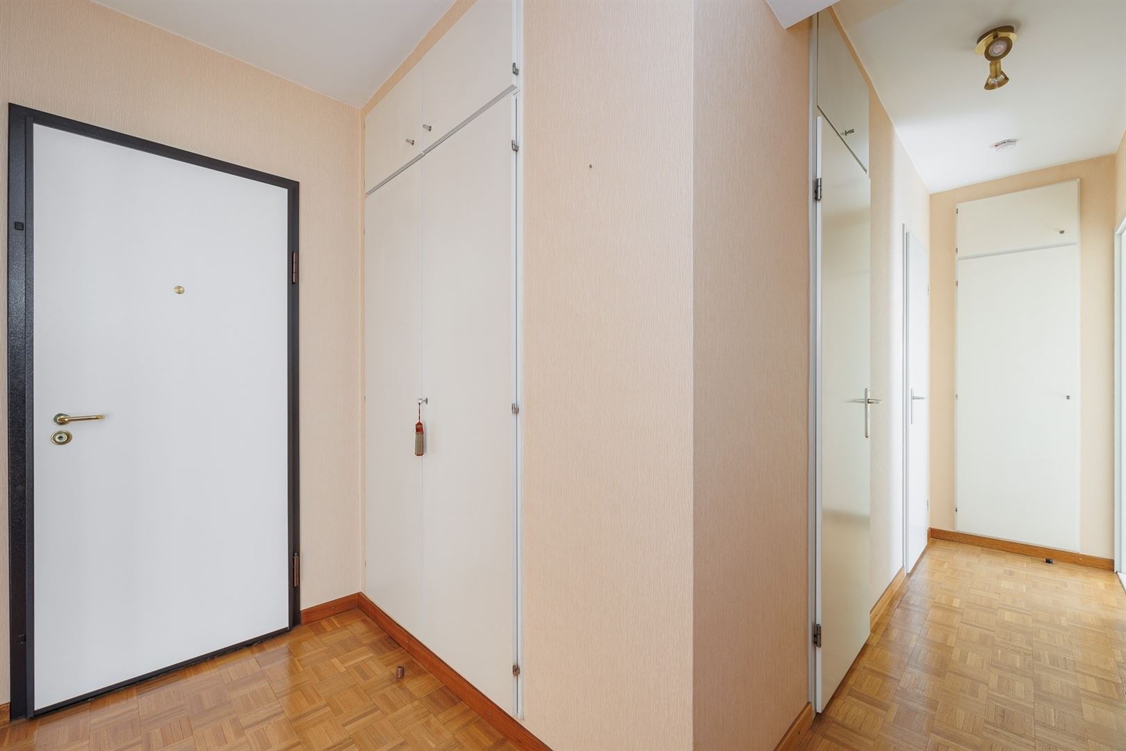 Lichtrijk appartement met panoramisch uitzicht, groot terras en parking - foto 5