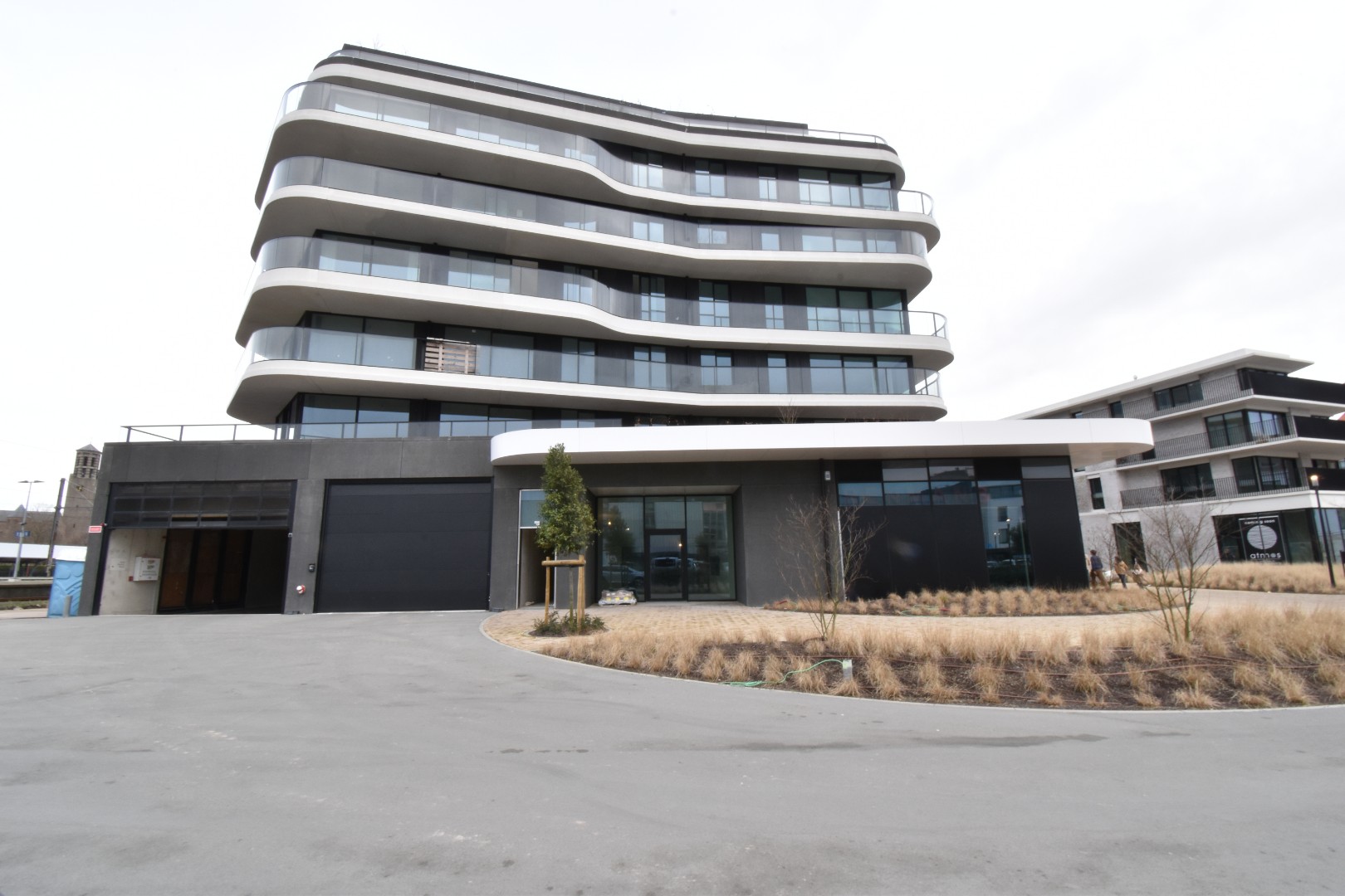 Makkelijk te bereiken staanplaats gelegen in nieuwbouwresidentie. - foto 3