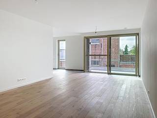 Located within walking distance of the municipal park, shops, restaurants and public transport, this apartment combines all the assets for...