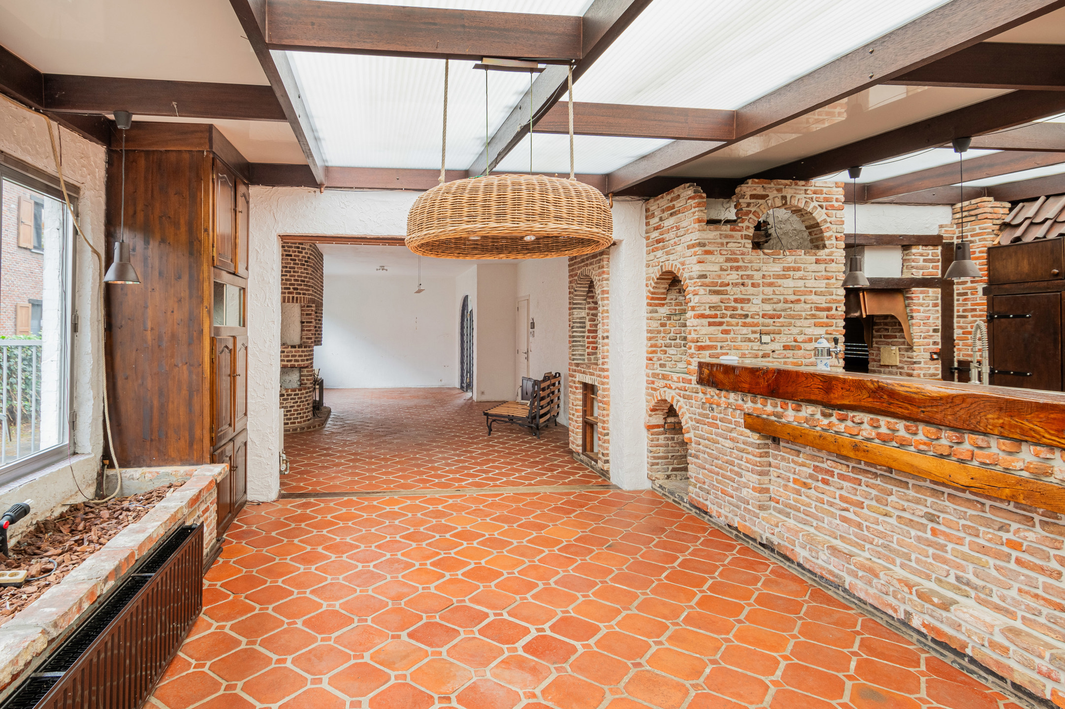 Unieke woning met ruim perceel, grote garage en potentieel - foto 5