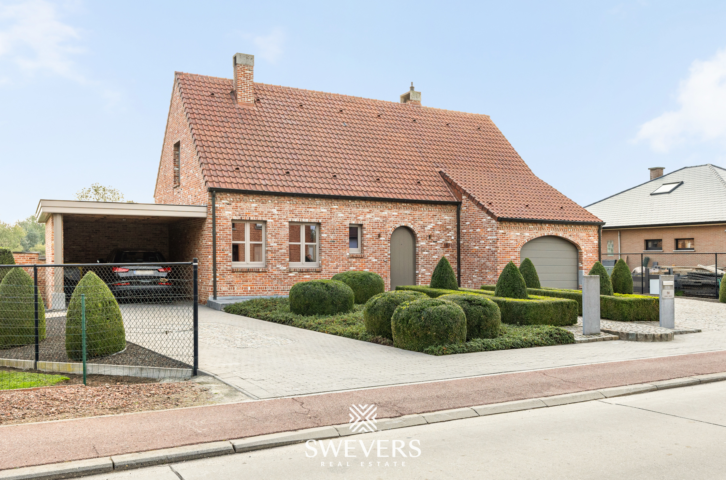 Sfeervolle open bebouwing met royale tuin en veel privacy - foto 1