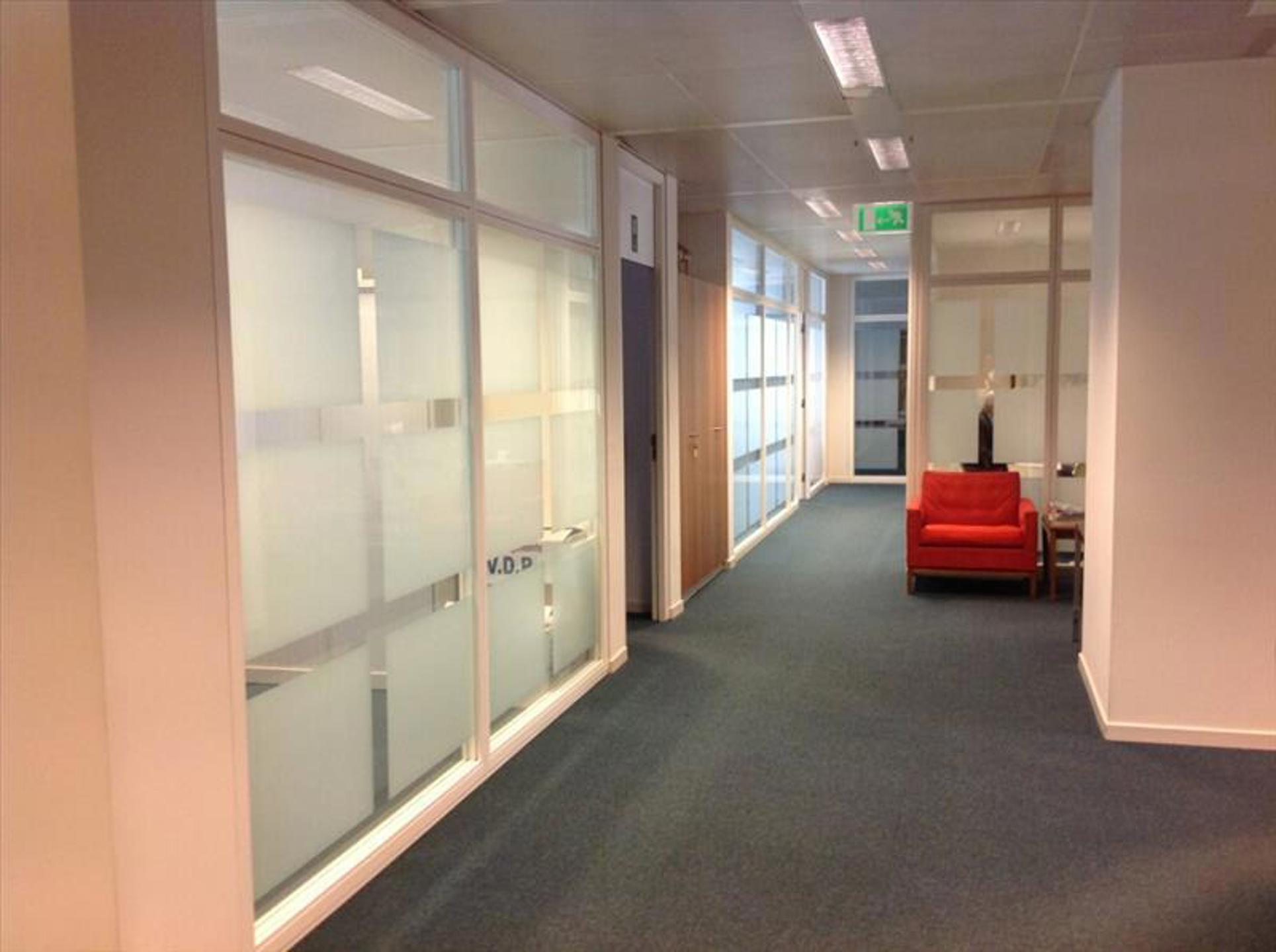 Commercial for rent in Brussels - photo 4